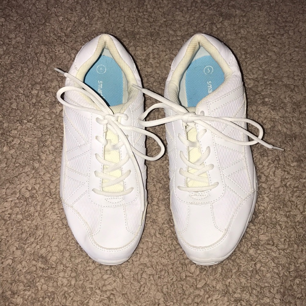 Cheer shoes